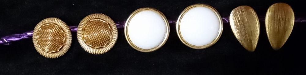 Vintage clip on earings